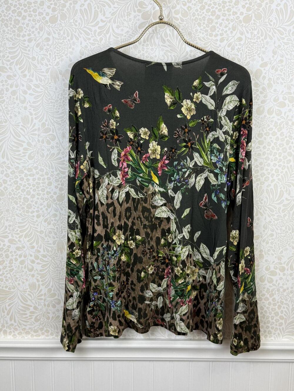 Johnny Was Green The Janie Favorite Keyhole Top - Size - XL - Picture 4 of 8